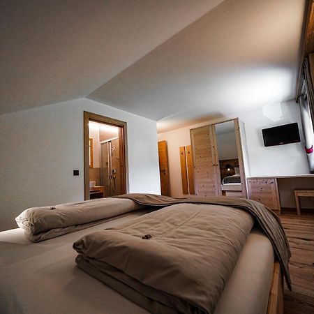 Garni Bergblick Hotel Braies  Exterior photo