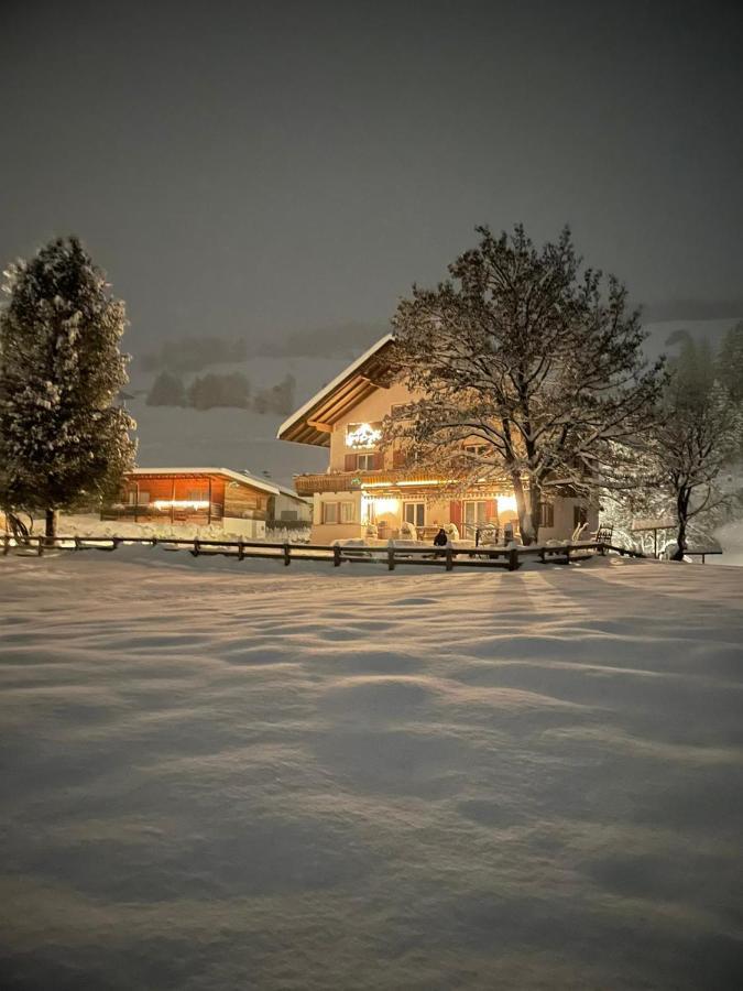 Garni Bergblick Hotel Braies  Exterior photo