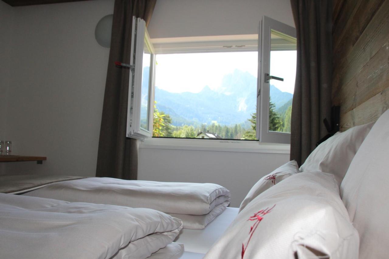 Garni Bergblick Hotel Braies  Exterior photo