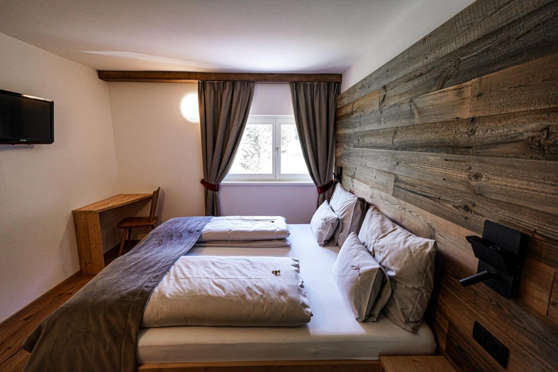 Garni Bergblick Hotel Braies  Exterior photo
