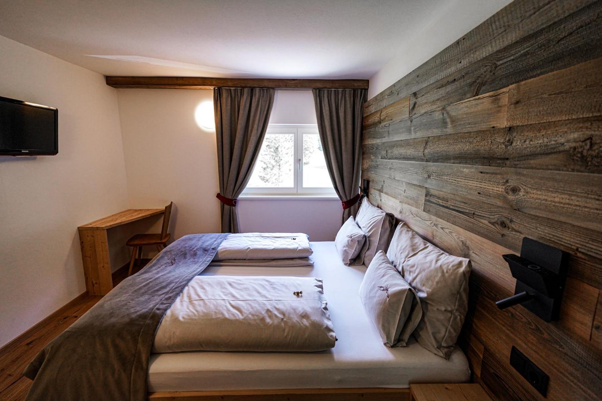 Garni Bergblick Hotel Braies  Exterior photo